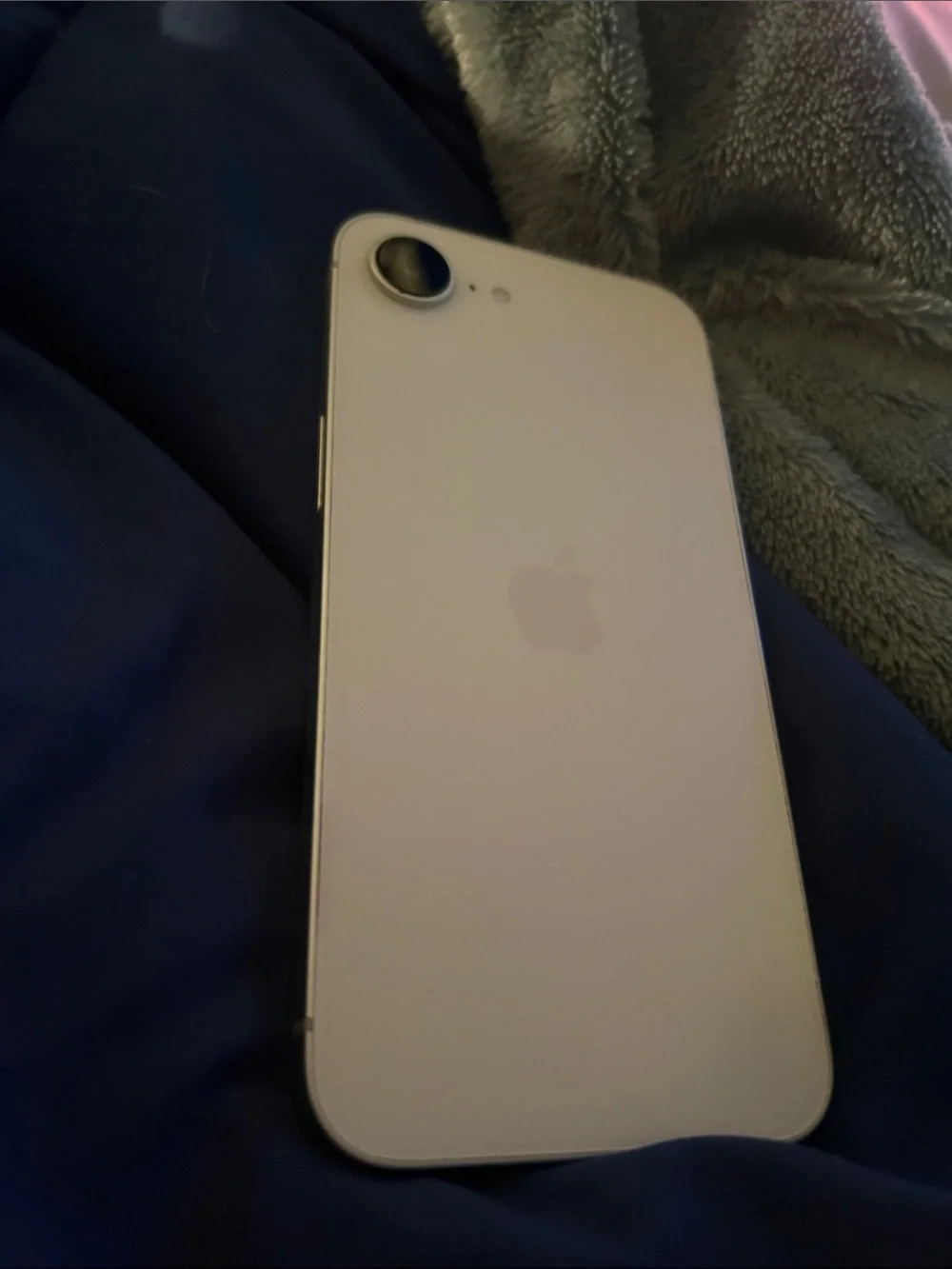 Apple iPhone 16e